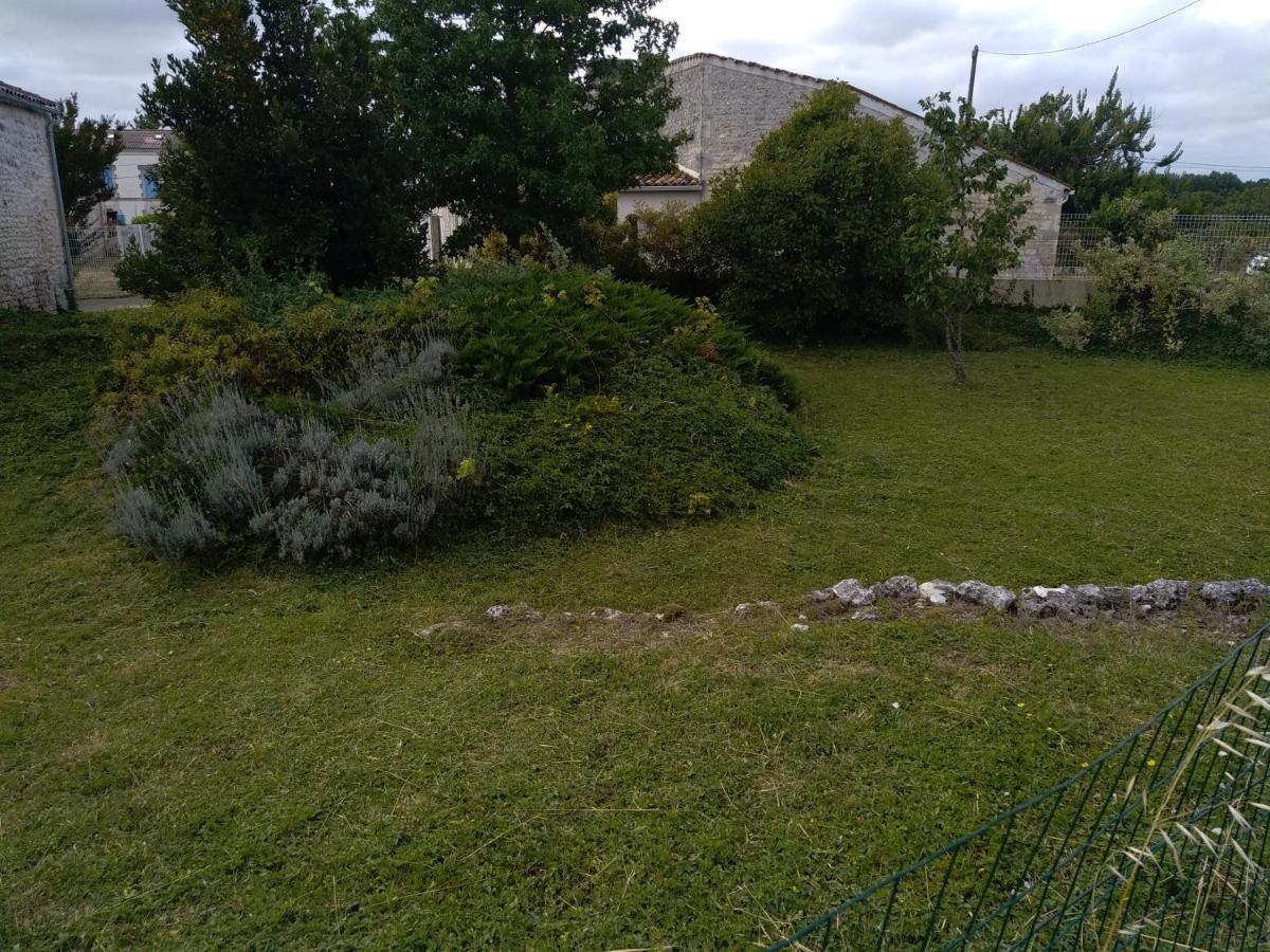 Gite Climatise *** Le Pigeonnier Pons Exterior photo